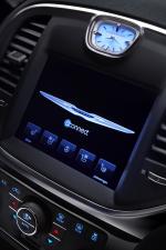 Chrysler 300C 2011 года